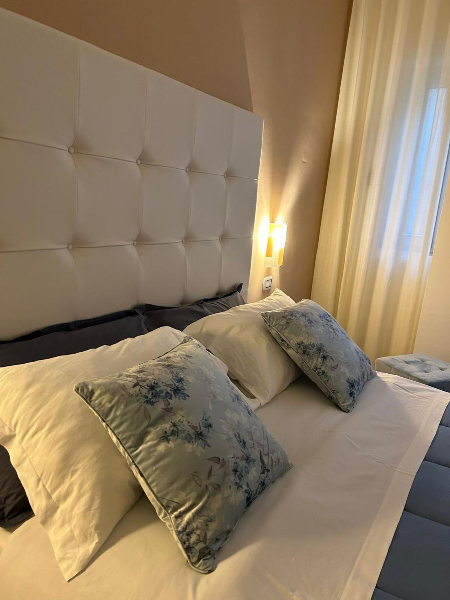 Tiziana'S House Bed and Breakfast Salerno Buitenkant foto